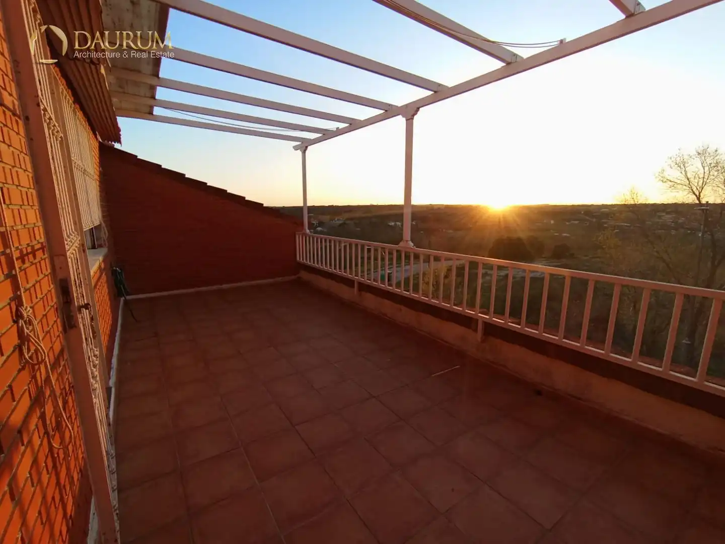 Terrassa de Casa adosada en venda en Móstoles amb Calefacció, Jardí privat i Terrassa