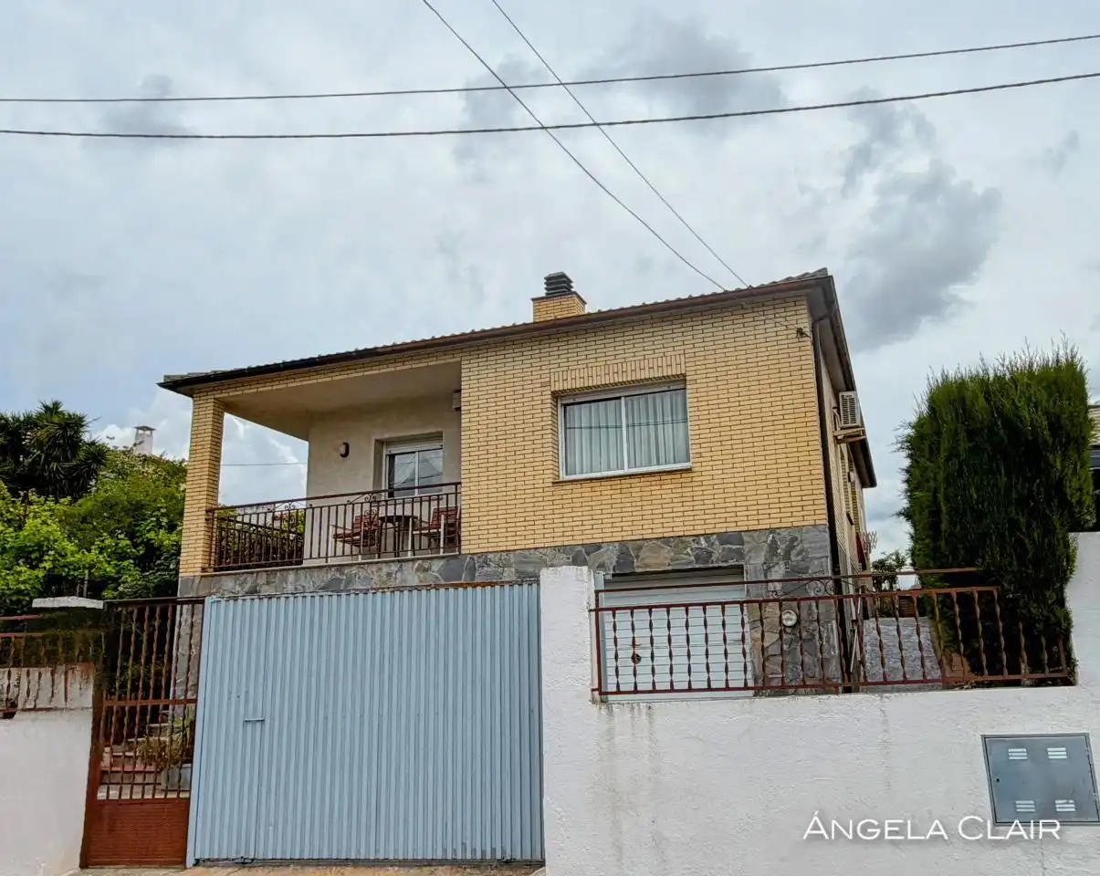 Exterior view of Houses for sale in Sant Vicenç Dels Horts  with Heating, Private garden and Terrace