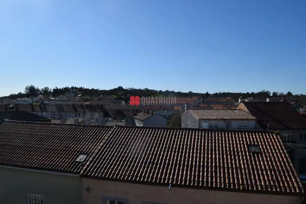 Vista exterior de Piso en venta en Santiago de Compostela  con Trastero