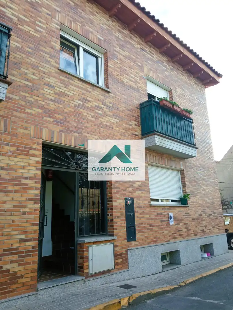 Vista exterior de Àtic en venda en Valdemorillo amb Aire condicionat, Calefacció i Traster