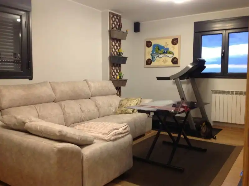 Sala de estar de Piso en venta en Santo Domingo de la Calzada con Calefacción, Parquet y Trastero