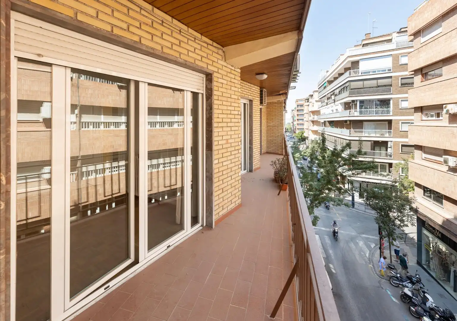 Flat with terrace for sale in Calle Pedro Antonio de Alarcón 13