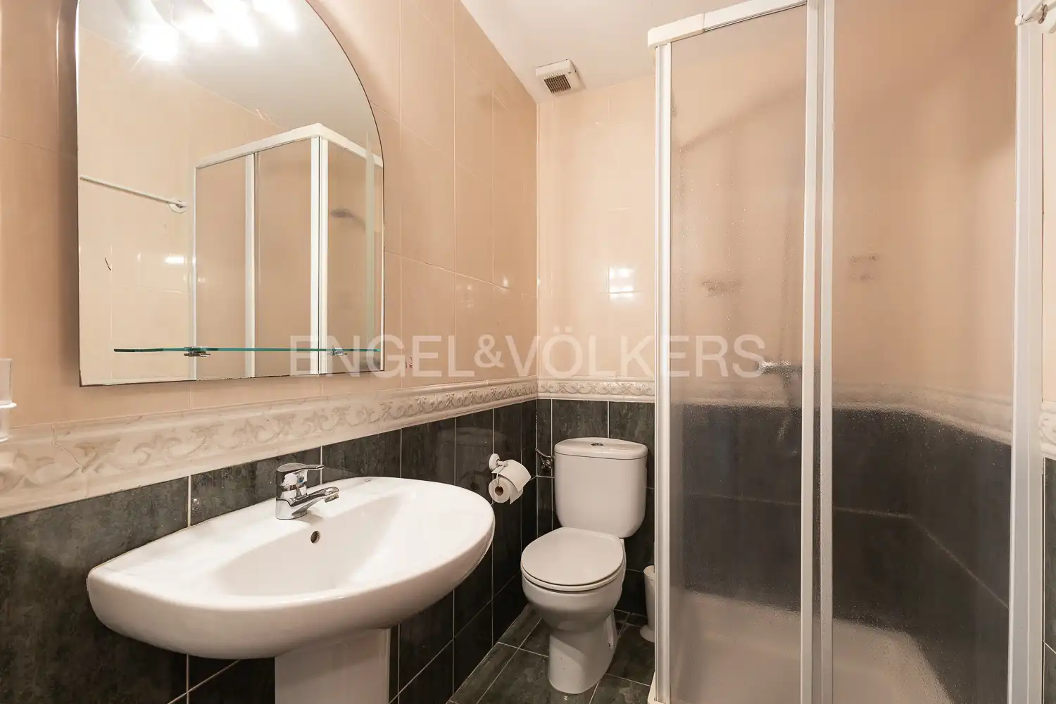 Bathroom of Houses for sale in Sueca  with Air Conditioner, Heating and Private garden