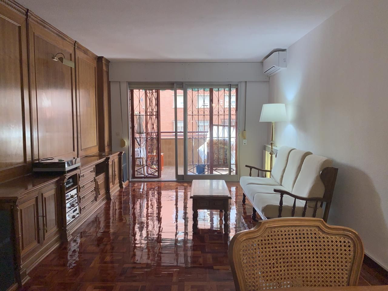 Flat for rent in De Ocaña, Aluche, Latina