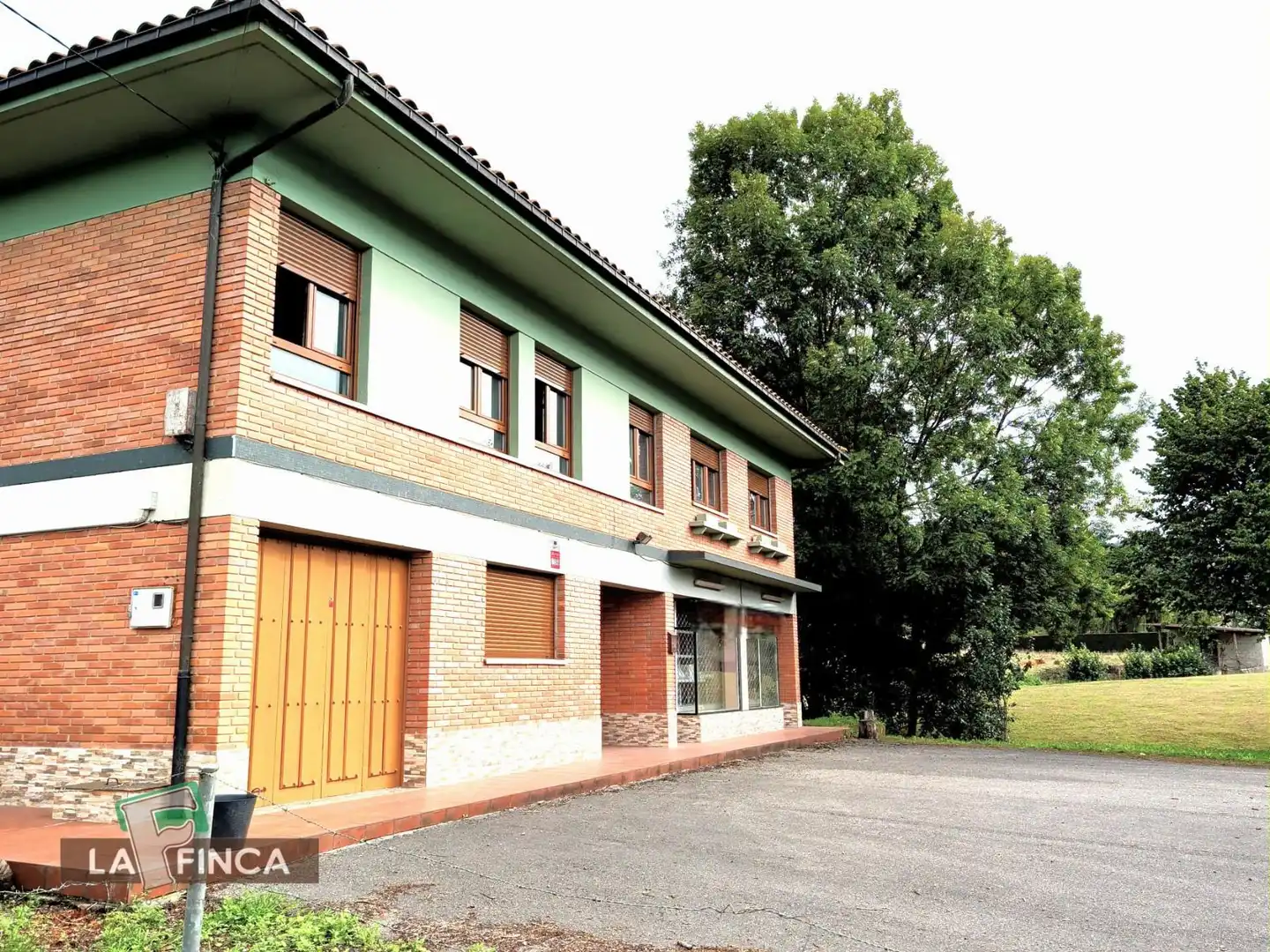 Vista exterior de Casa o xalet en venda en Siero amb Calefacció, Parquet i Terrassa