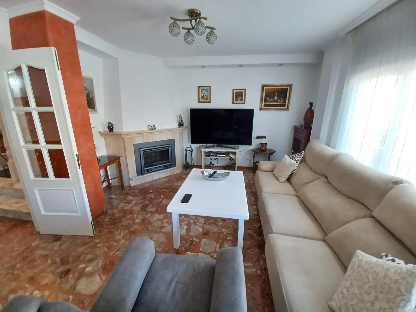 Sala d'estar de Casa o xalet en venda en Pineda de Mar amb Aire condicionat, Calefacció i Terrassa