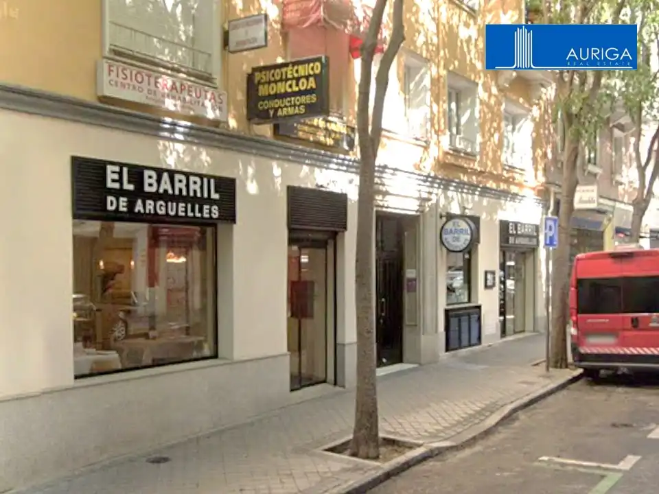 Local comercial en venda a Chamberí, imagen 2