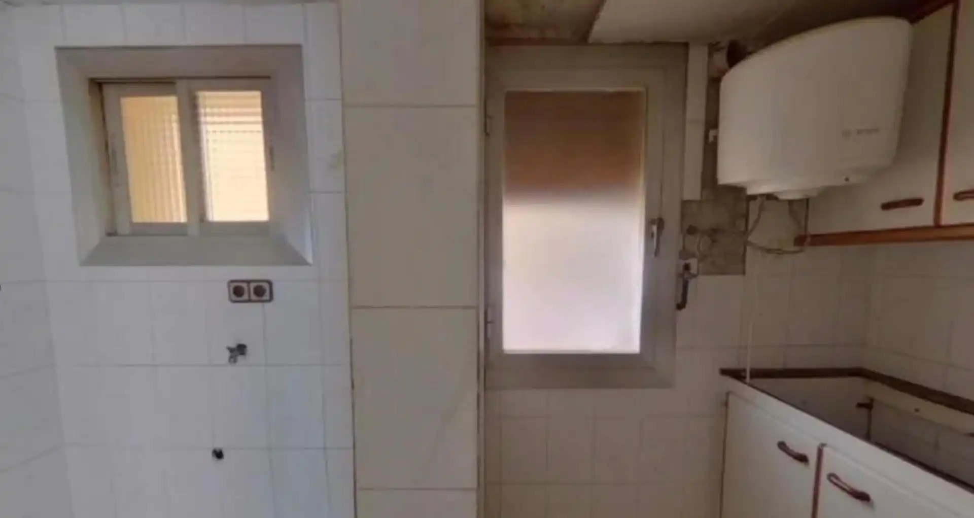 Bathroom of Flat for sale in Badalona