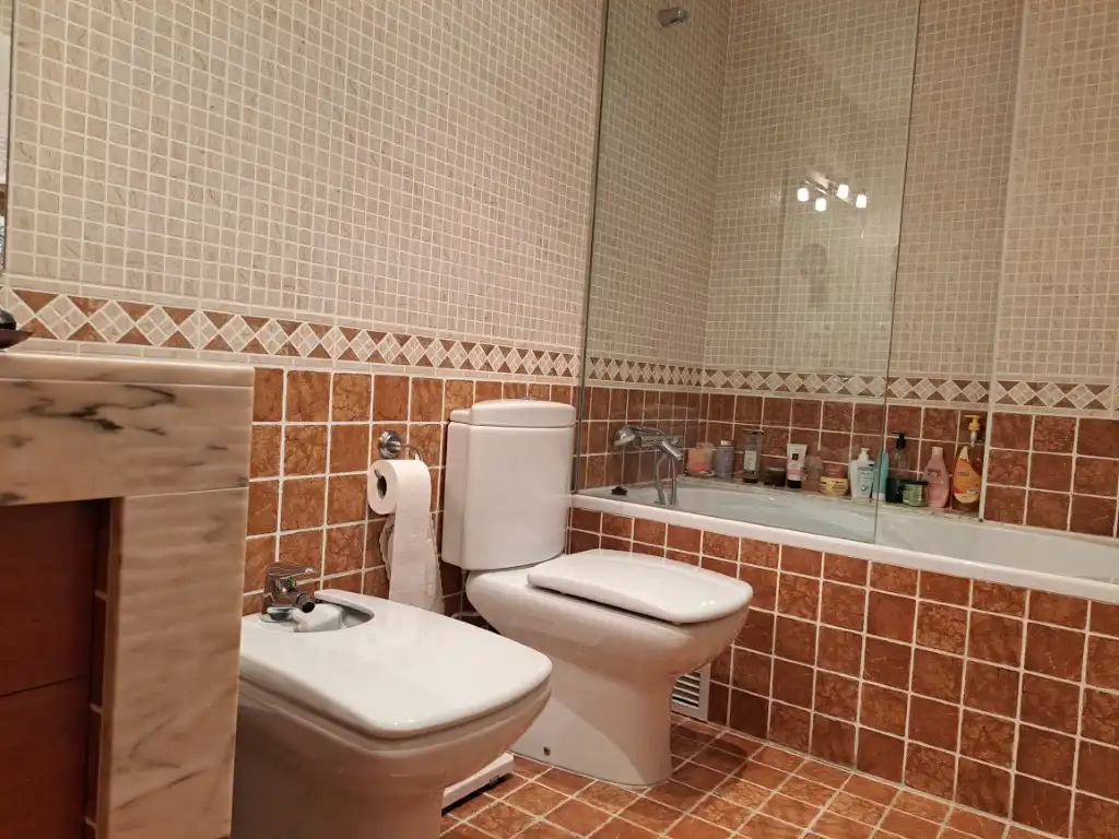 Baño de Dúplex en venta en Alp con Calefacción, Trastero y Amueblado