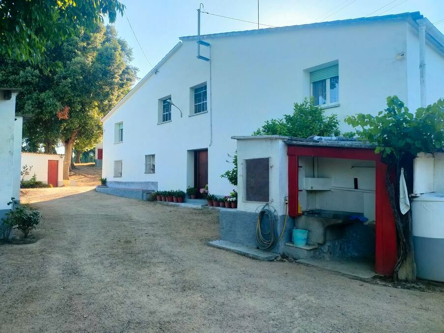 Außenansicht von Country house zum verkauf in Massanes mit Abstellraum