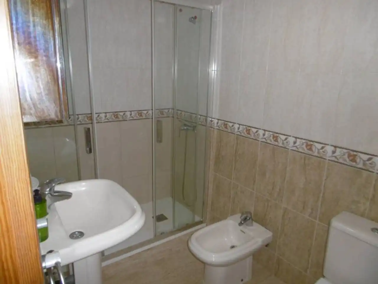 Baño de Piso de alquiler en Almería con Amueblado
