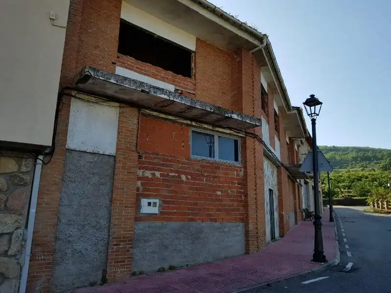 Chalet con jardín en venta en Cabrero