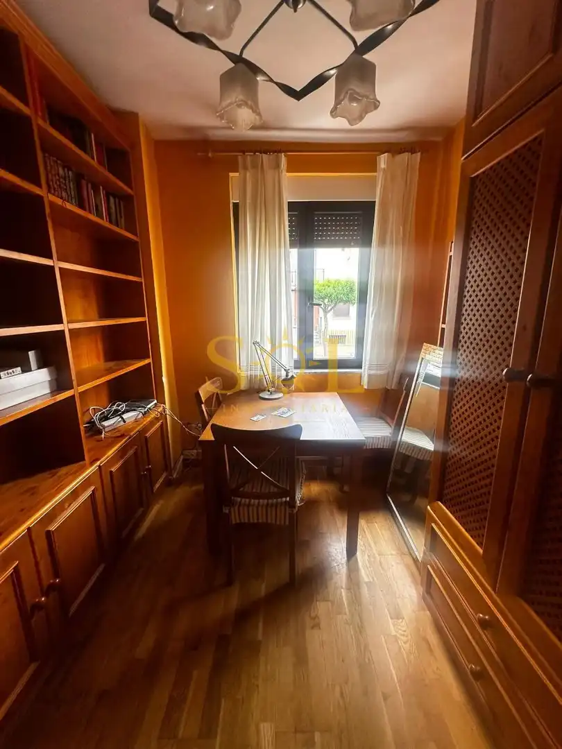 Menjador de Casa o xalet en venda en León Capital  amb Calefacció, Jardí privat i Terrassa