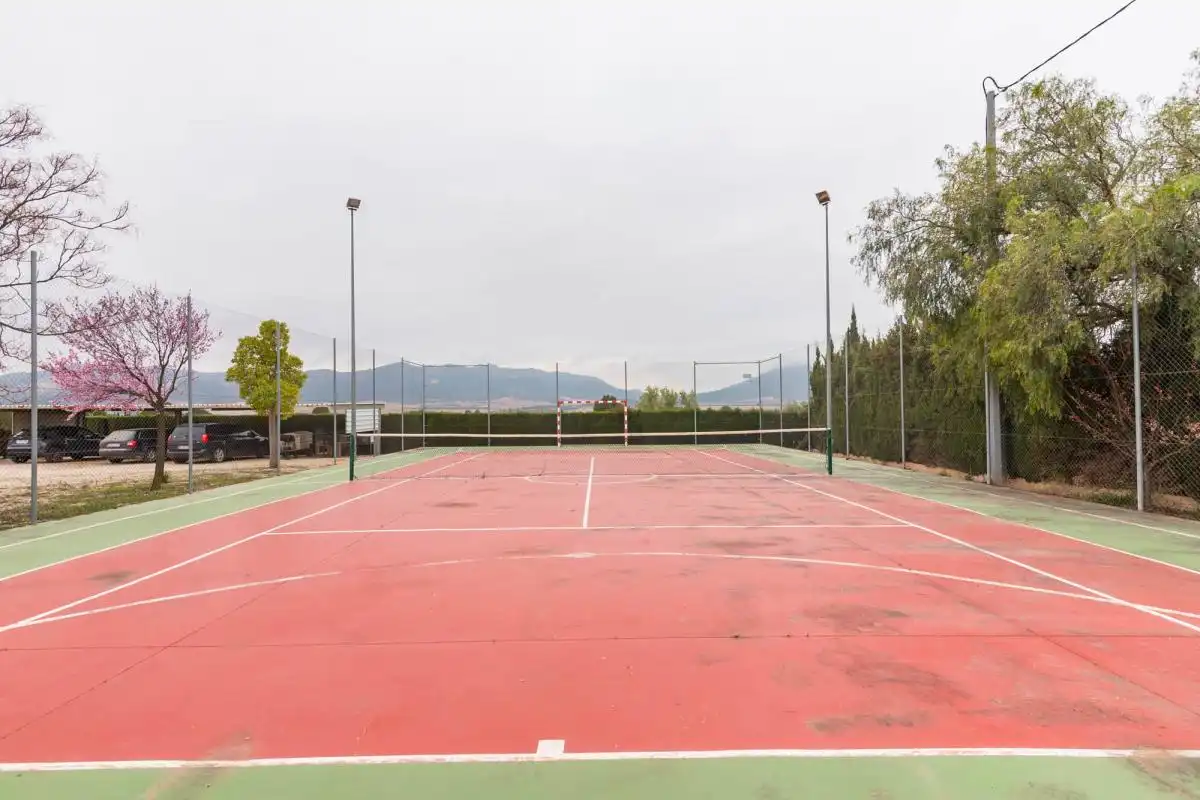 Aparcament de Casa o xalet en venda en Yecla amb Aire condicionat, Calefacció i Jardí privat