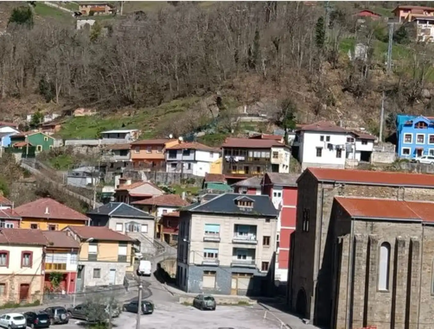 Vista exterior de Pis en venda en Mieres (Asturias) amb Calefacció i Jardí privat