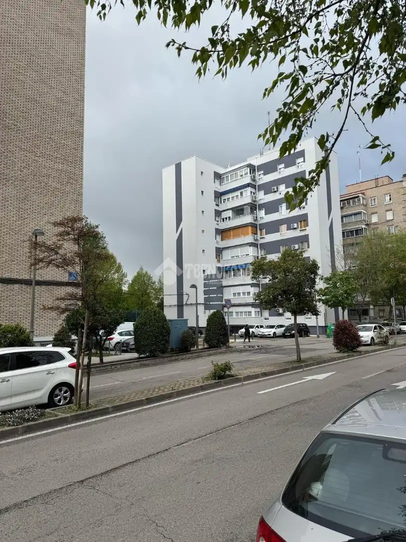 Vista exterior de Local de alquiler en Móstoles