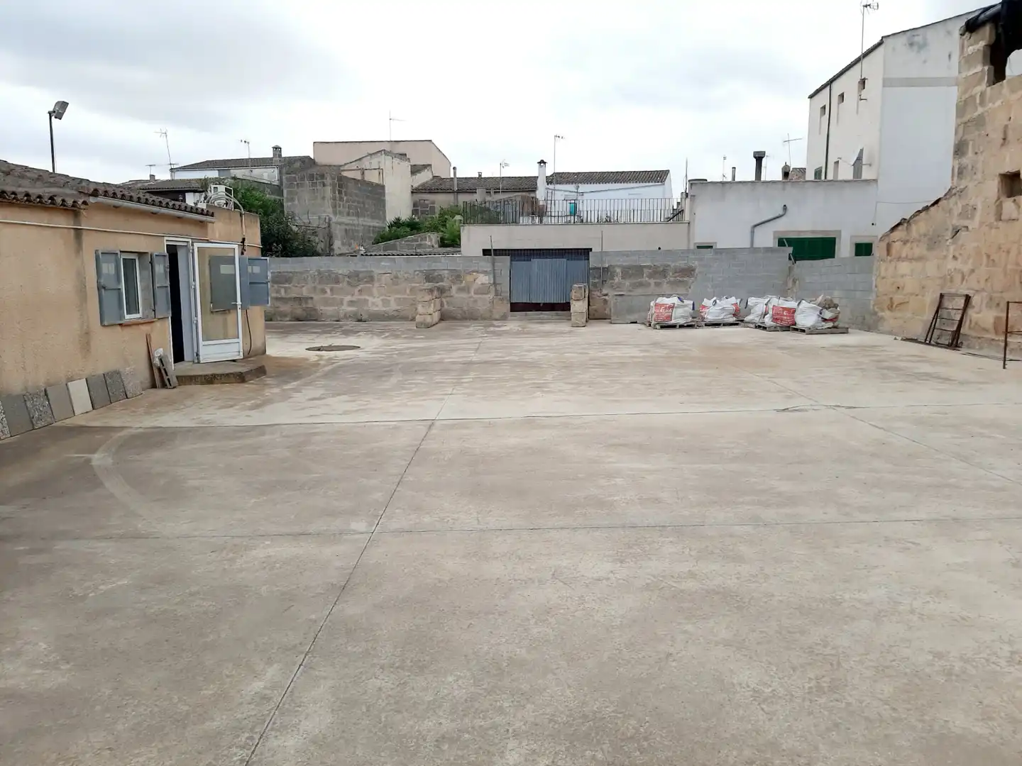 Aparcament de Nau industrial en venda en Vilafranca de Bonany