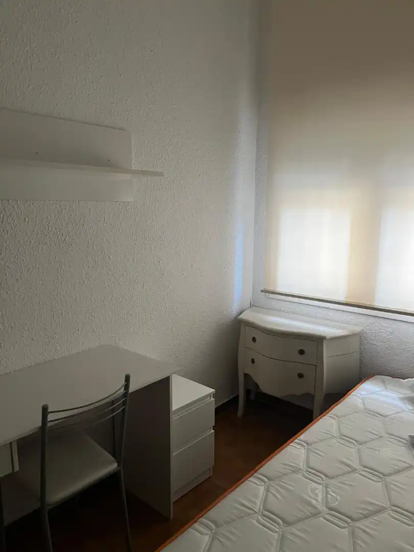 Bedroom of Flat for rent in Zaragoza  with Heating, Furnished and Oven