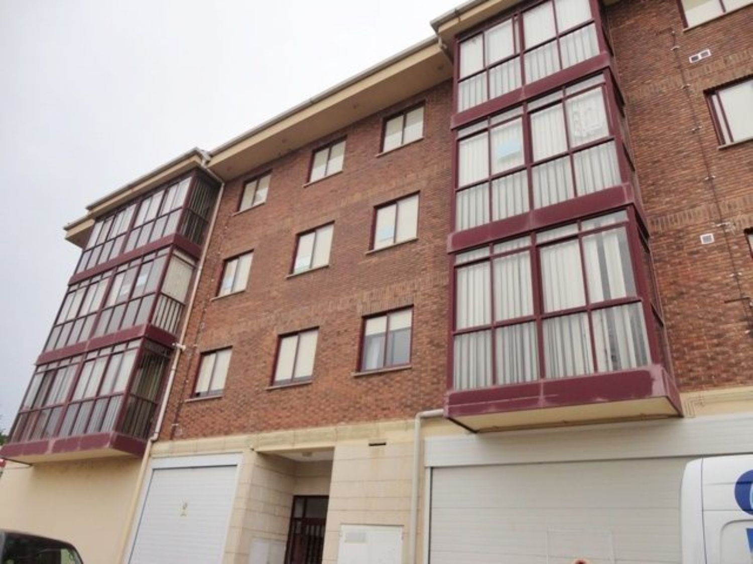 Vista exterior de Pis en venda en Salas de los Infantes amb Calefacció, Terrassa i Traster