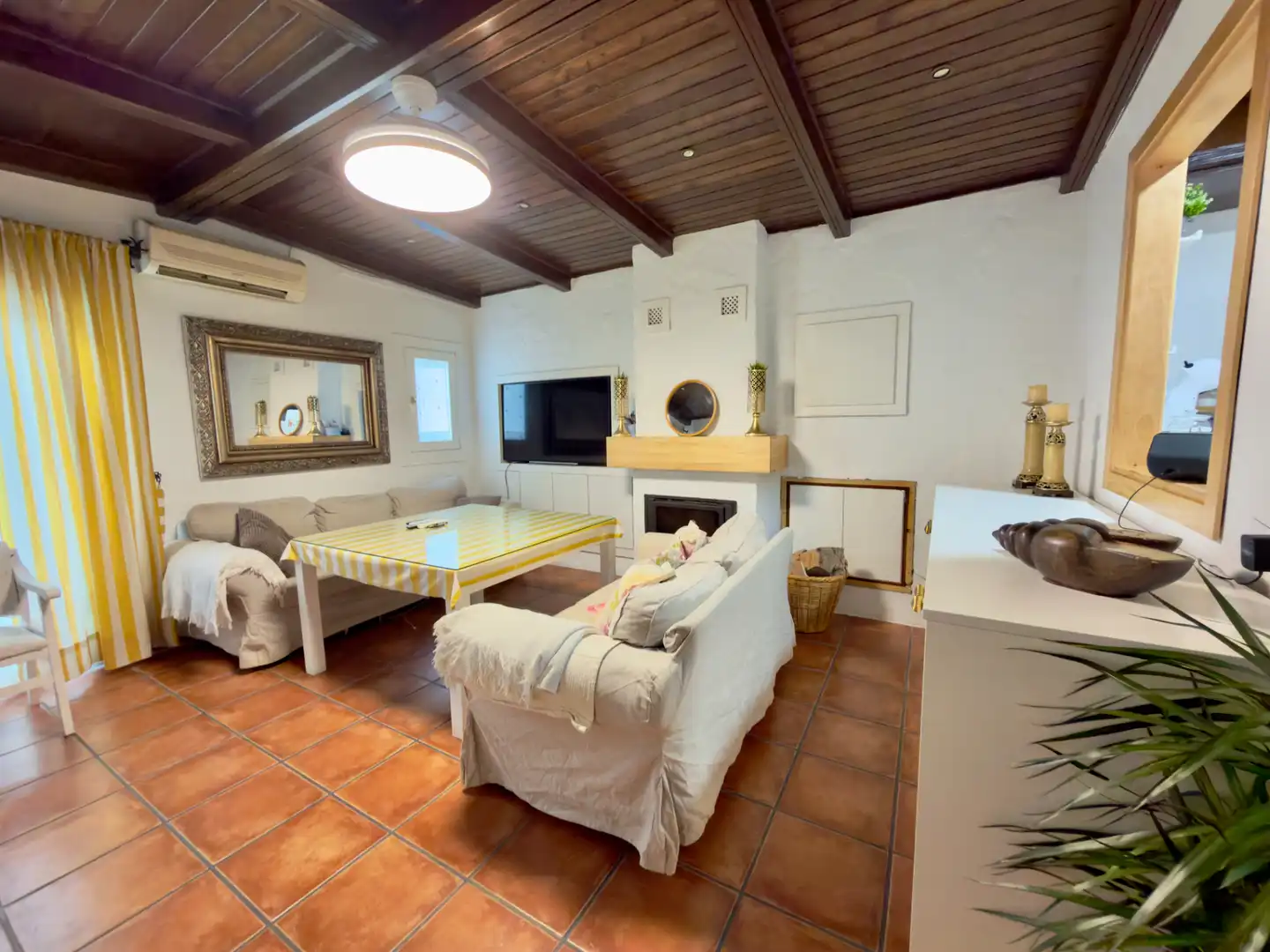 Sala de estar de Dúplex en venta en Bornos con Aire acondicionado, Terraza y Amueblado