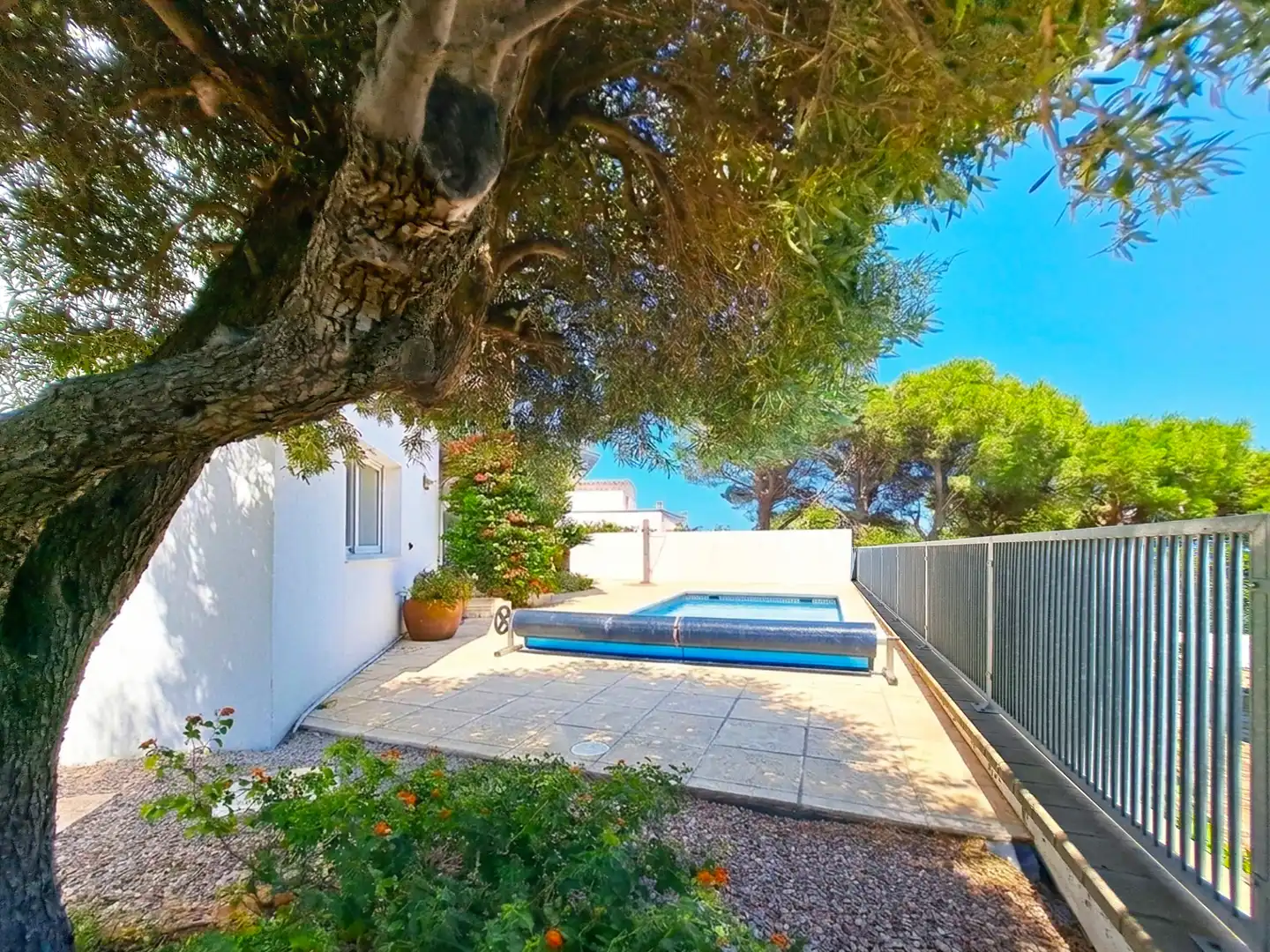 Vista exterior de Casa o xalet en venda en Colera amb Aire condicionat, Calefacció i Jardí privat