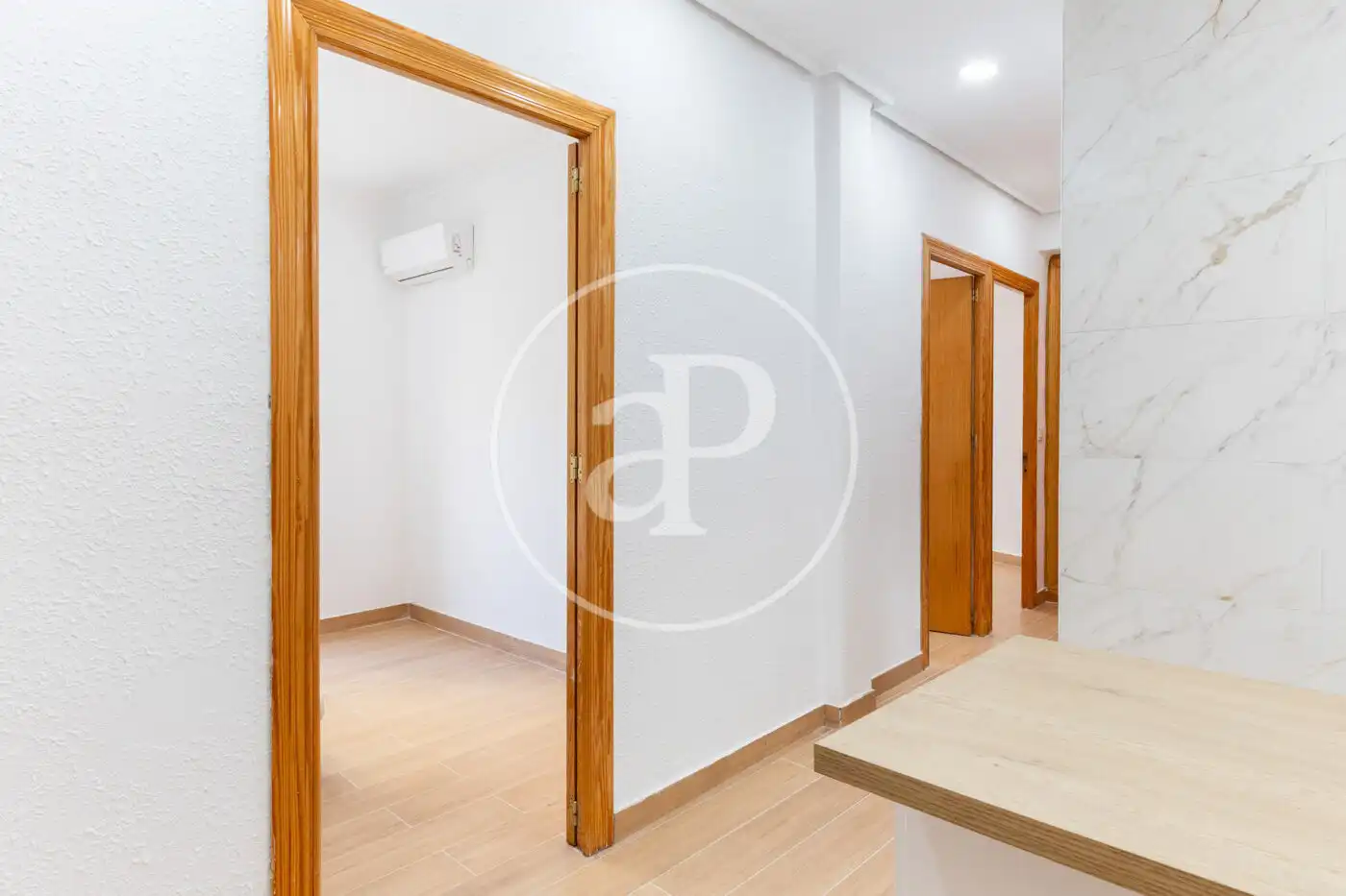 Flat for rent in Valencia  with Air Conditioner, Heating and Furnished