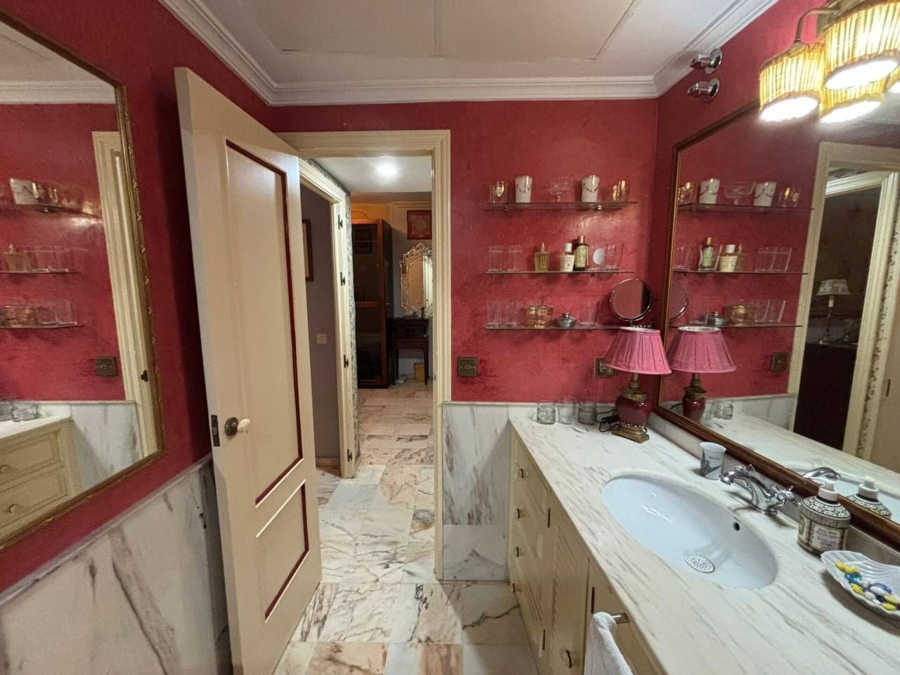 Bany de Pis en venda en  Sevilla Capital amb Aire condicionat, Calefacció i Traster