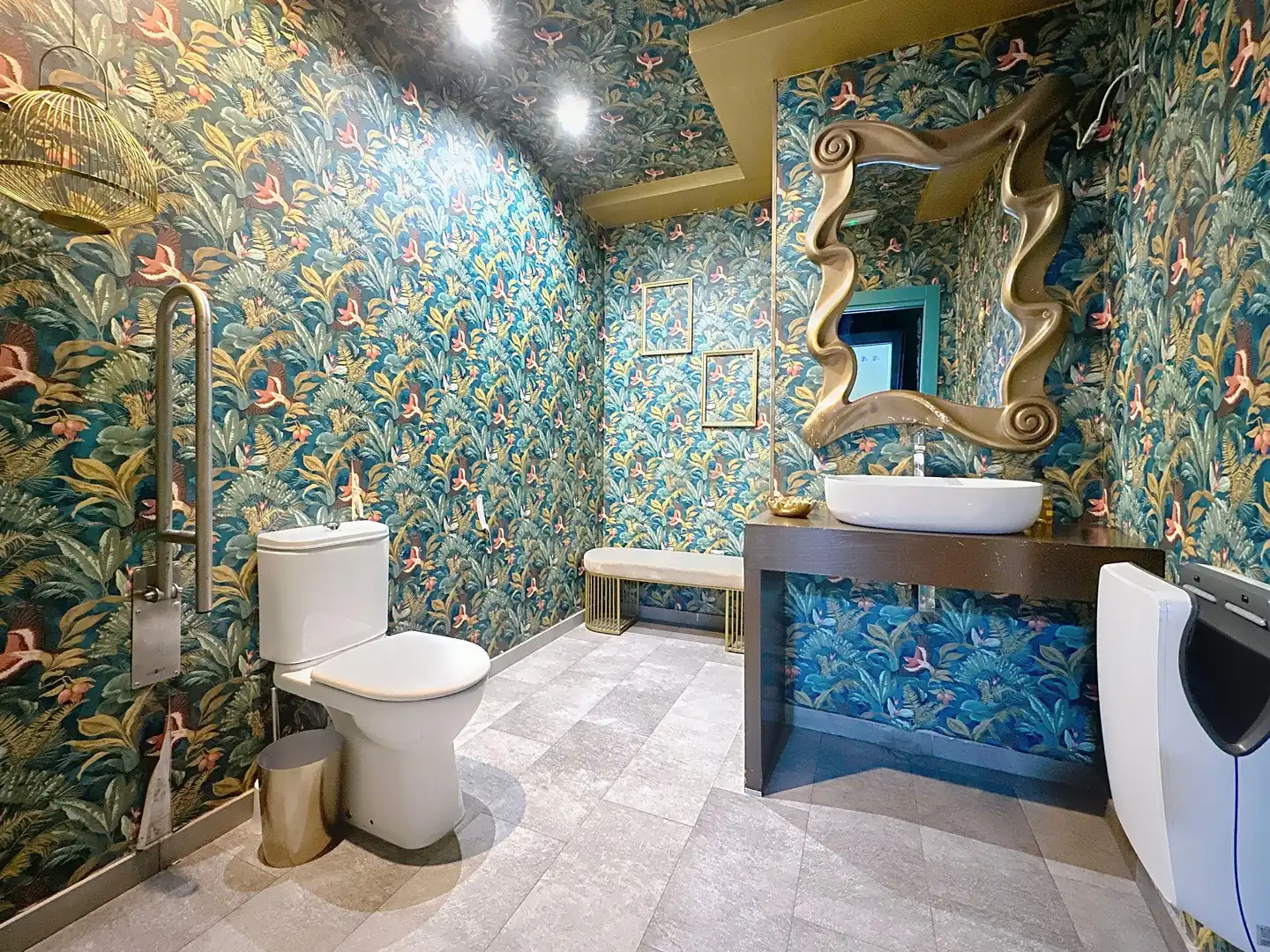 Bathroom of Commercial properties for sale in Torrevieja  with Air Conditioner