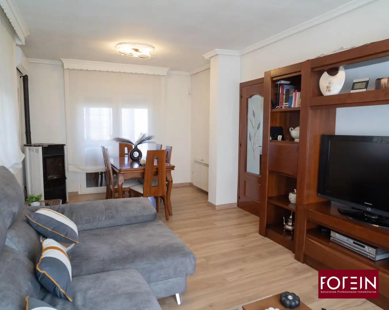 Sala d'estar de Casa o xalet en venda en Torrejón del Rey amb Aire condicionat, Calefacció i Jardí privat