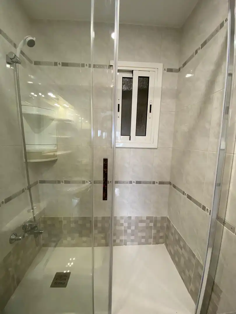 Baño de Piso en venta en L'Hospitalet de Llobregat con Calefacción y Balcón