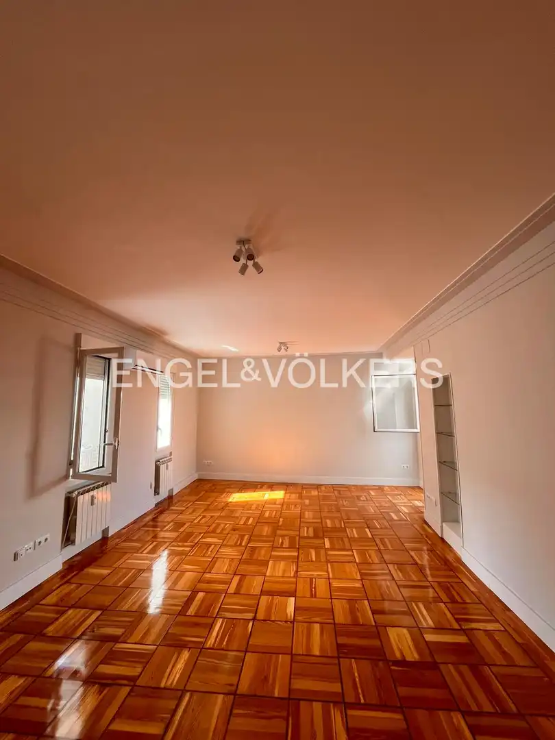 Living room of Flat for rent in Madrid  with Air Conditioner and Heating