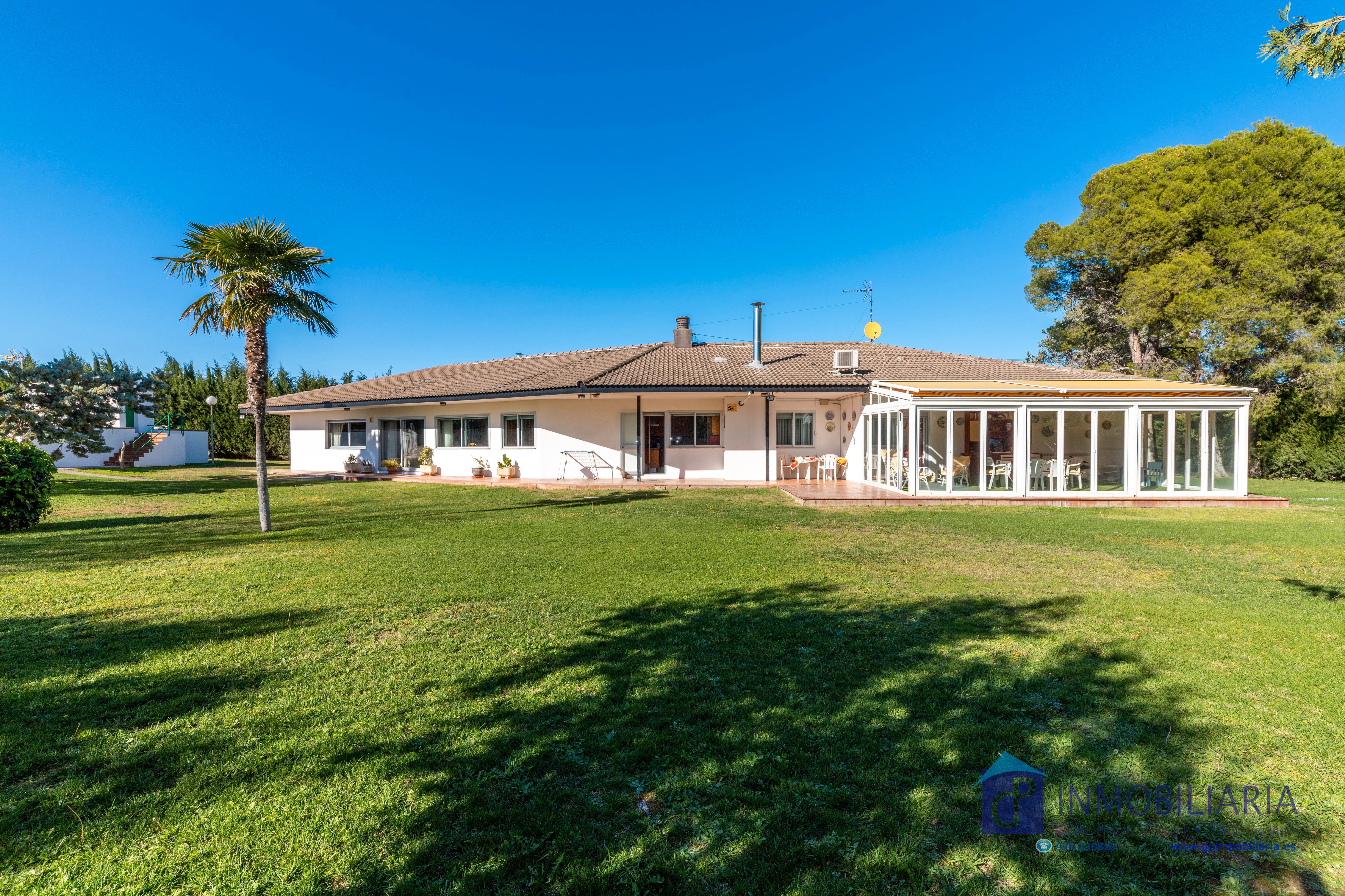 Vista exterior de Casa o xalet en venda en  Zaragoza Capital amb Aire condicionat, Calefacció i Jardí privat