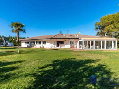 Vista exterior de Casa o xalet en venda en  Zaragoza Capital amb Aire condicionat, Calefacció i Jardí privat