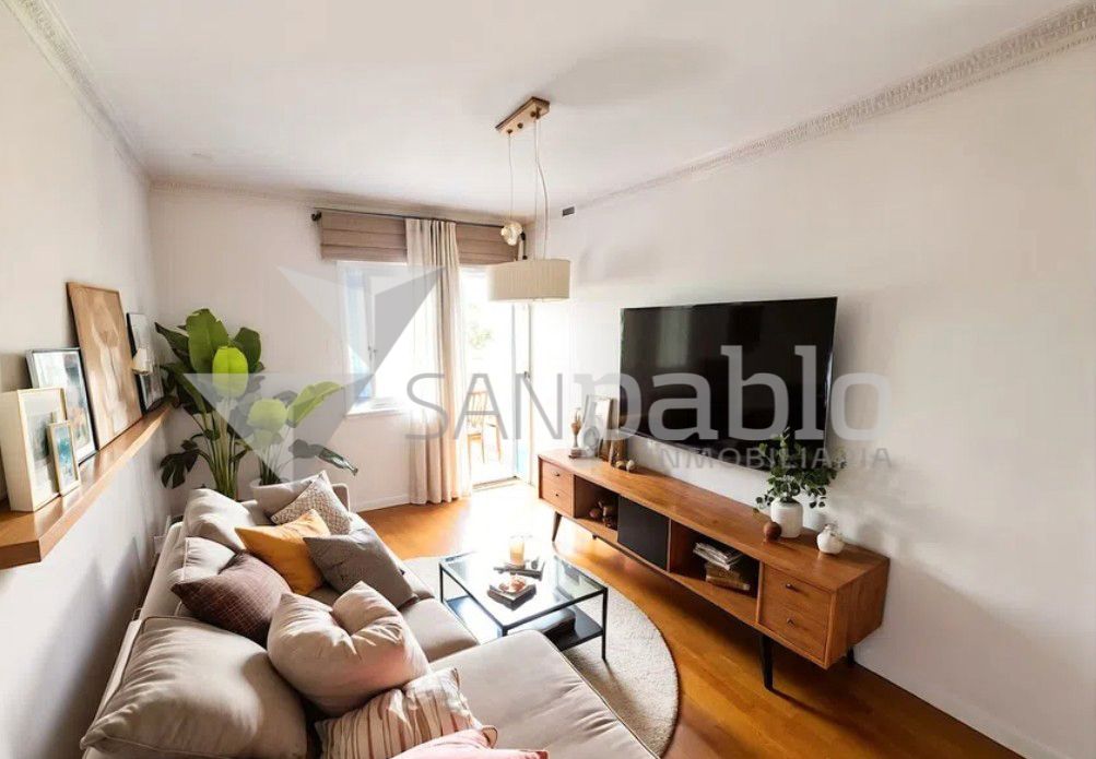 Living room of Flat for sale in Burgos Capital  with Parquet flooring