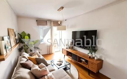 Sala d'estar de Pis en venda en Burgos Capital amb Parquet