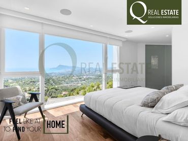 Detached house with pool for sale in Calle Altea