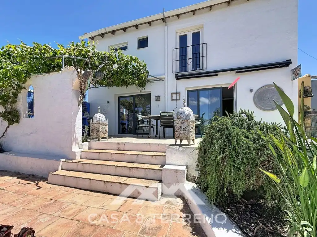 Vista exterior de Casa o chalet en venta en Vélez-Málaga con Aire acondicionado, Jardín privado y Terraza