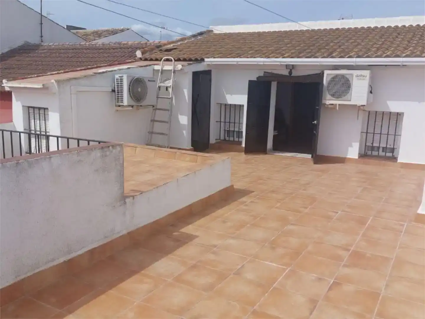 Terrassa de Casa adosada en venda en Castilblanco de los Arroyos amb Aire condicionat, Jardí privat i Traster