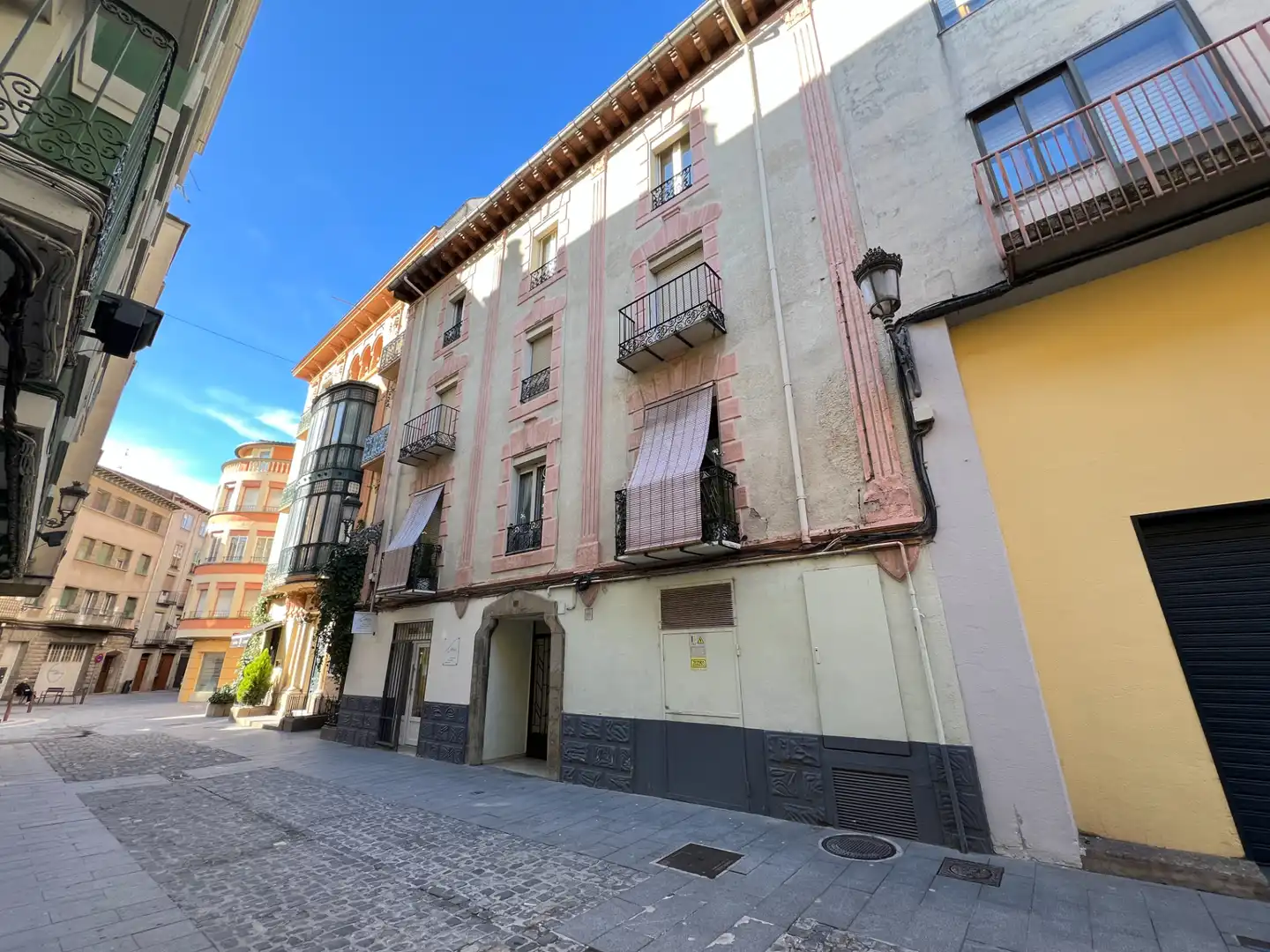 Vista exterior de Pis en venda en Jaca