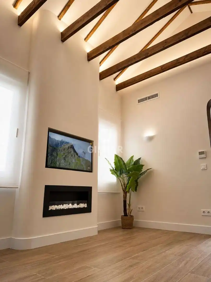Sala d'estar de Àtic en venda en Madrid amb Calefacció i Balcó