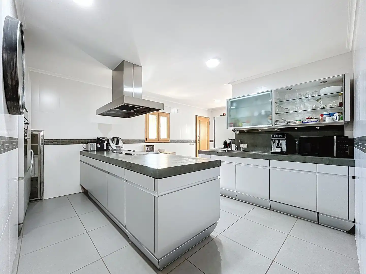 Cocina de Casa o chalet en venta en La Nucia con Jardín privado, Terraza y Piscina