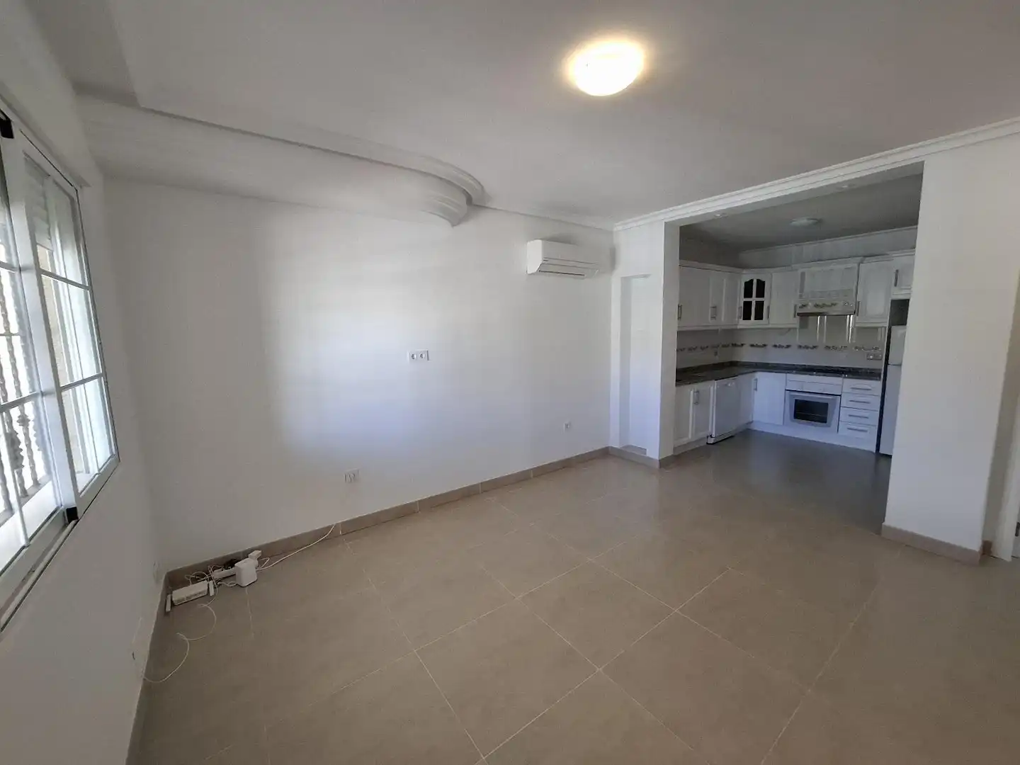 Casa aparellada amb terrassa en venda a Calle Calle Cabo de Gata, imagen 14