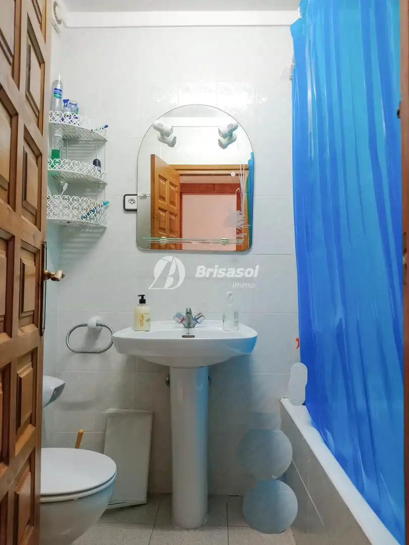 Baño de Apartamento en venta en Mont-roig del Camp con Terraza y Amueblado