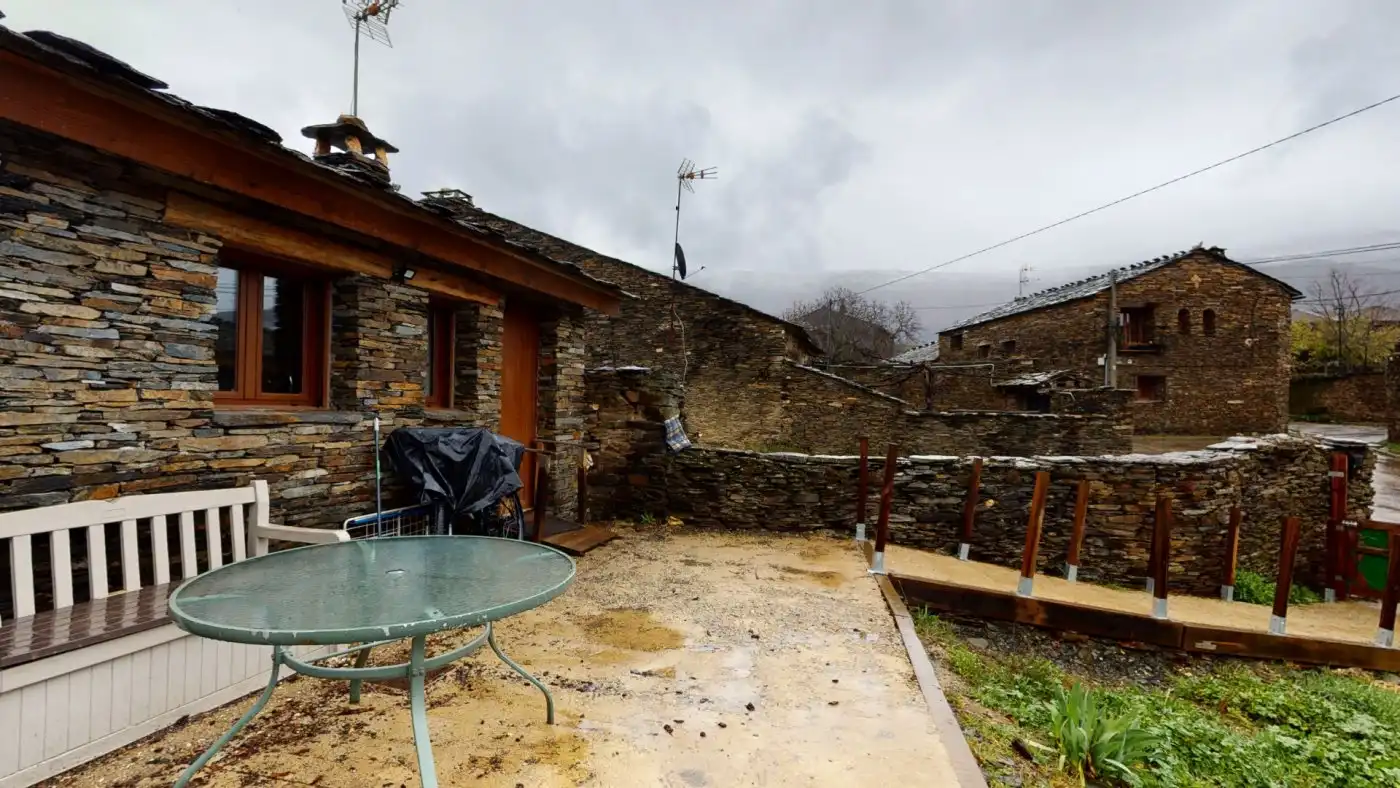 Terrassa de Casa o xalet en venda en Majaelrayo amb Calefacció, Jardí privat i Terrassa