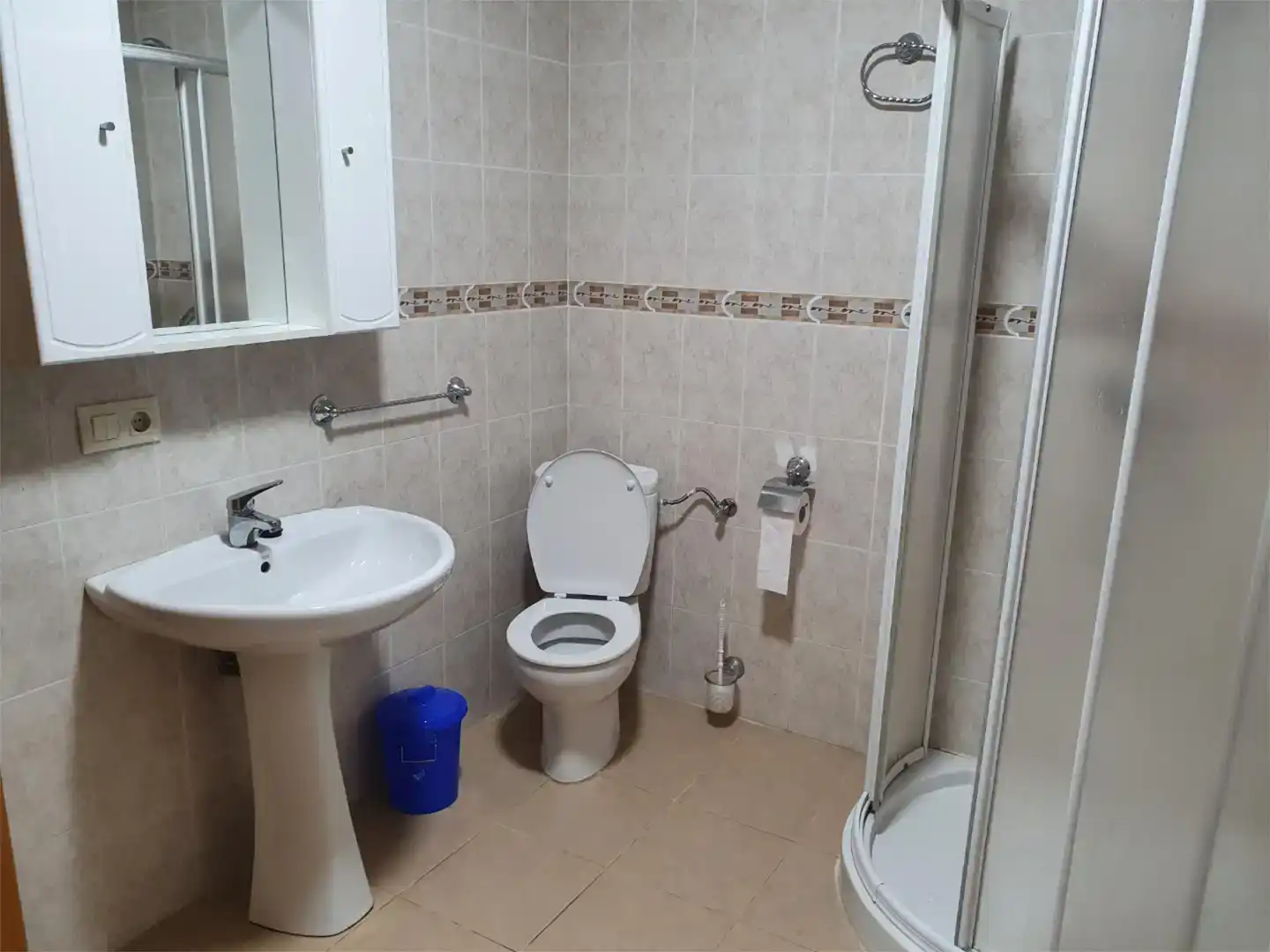 Baño de Piso en venta en Robleda con Amueblado, Horno y Lavadora