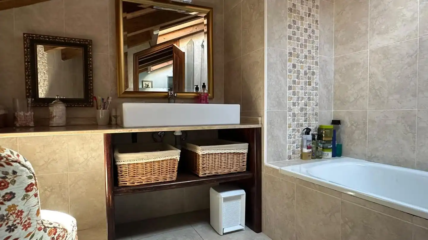 Bany de Casa o xalet en venda en Mombeltrán, Ávila