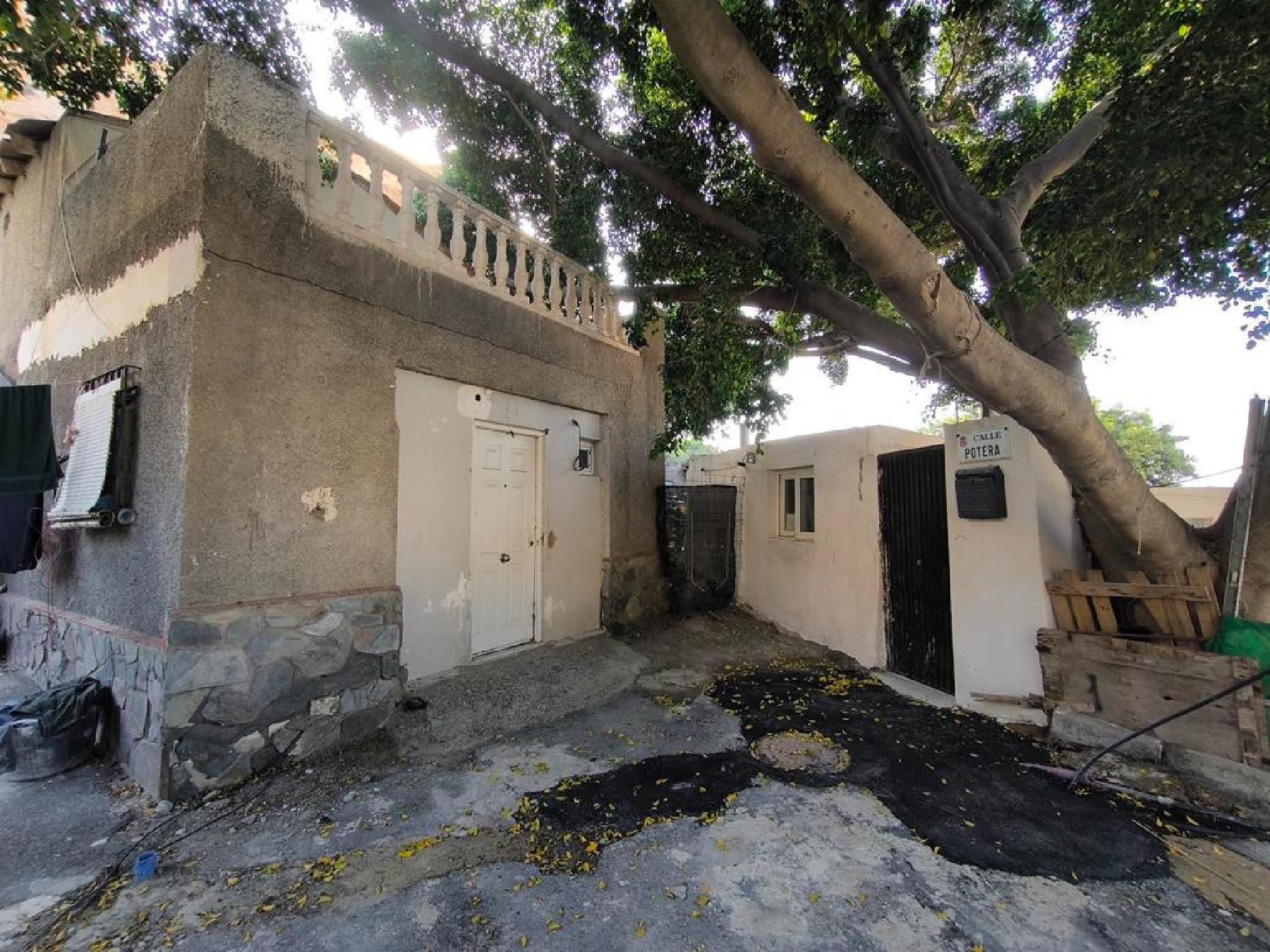 Vista exterior de Casa adosada en venda en  Almería Capital amb Terrassa