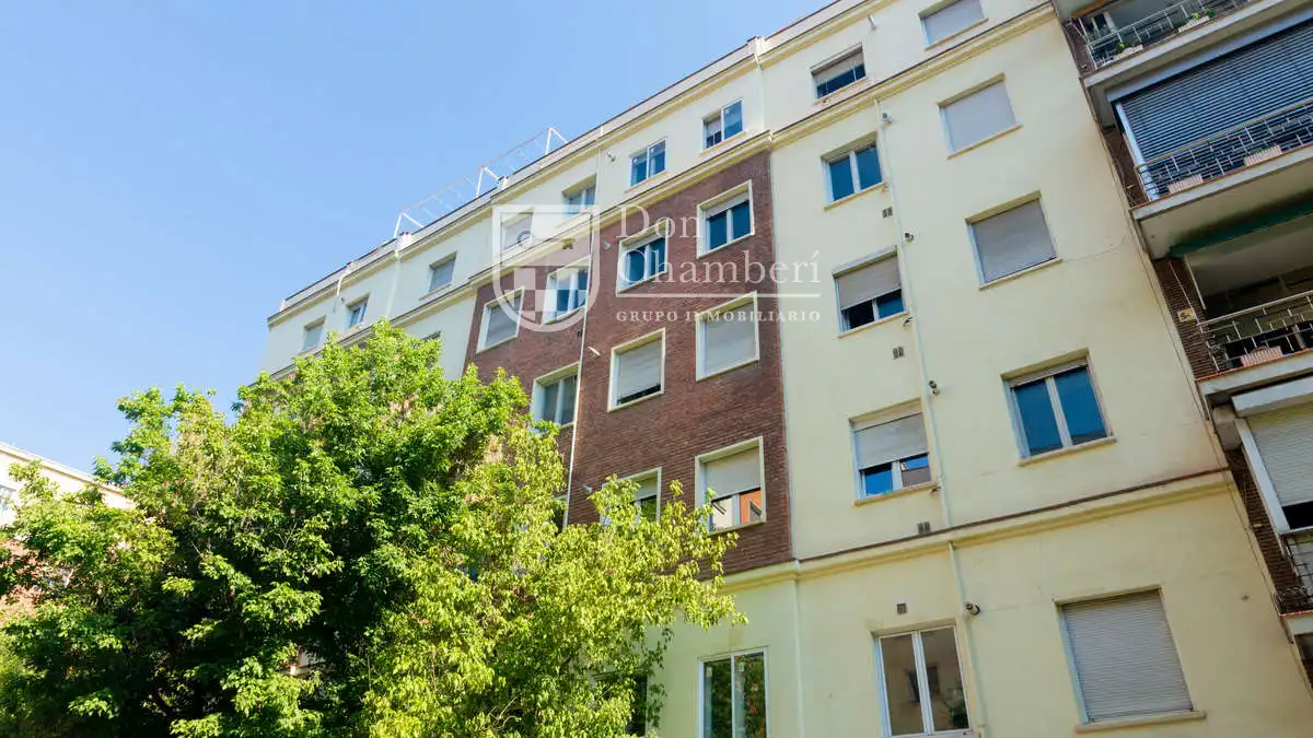 Vista exterior de Dúplex de lloguer en Madrid amb Calefacció i Moblat