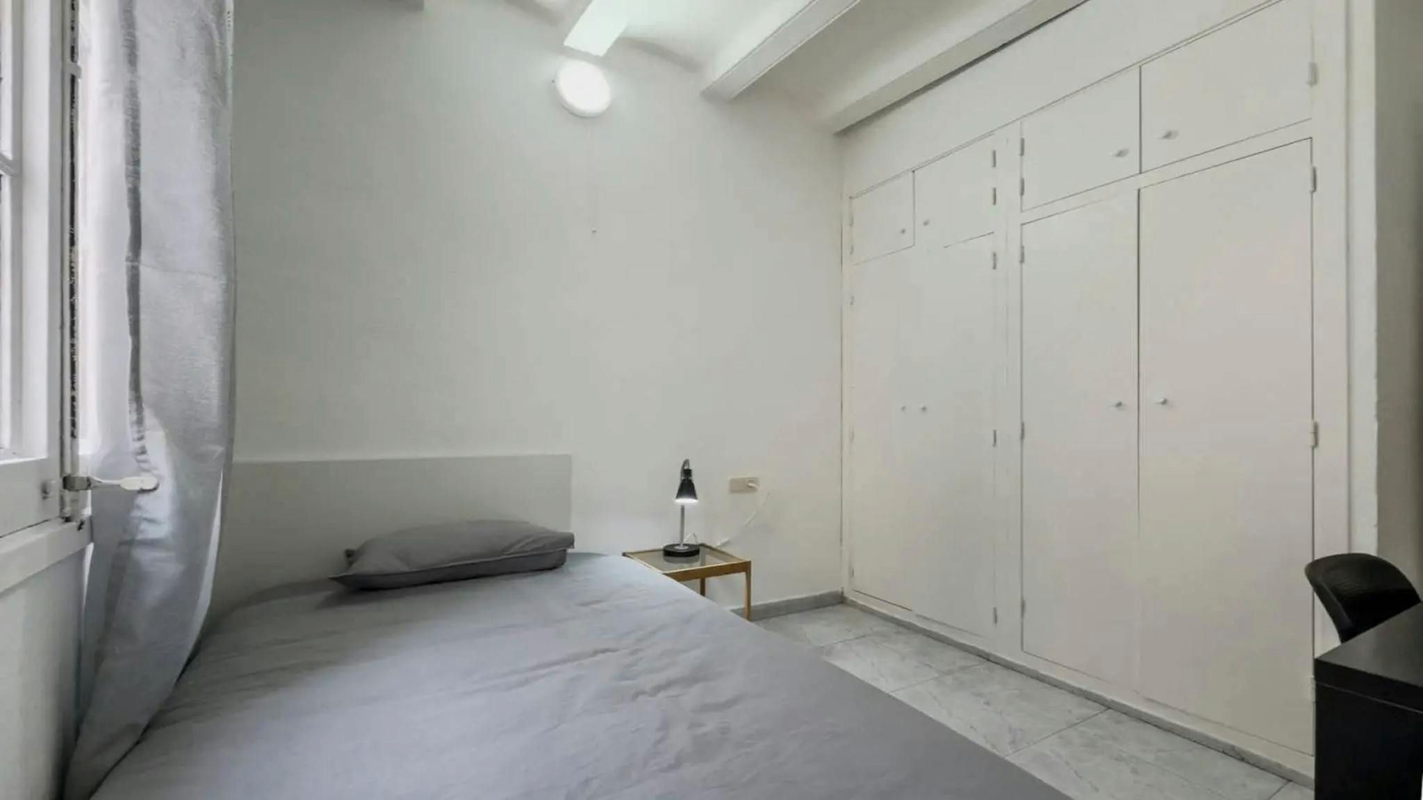 Habitación de Piso para compartir en  Barcelona Capital con Lavadora