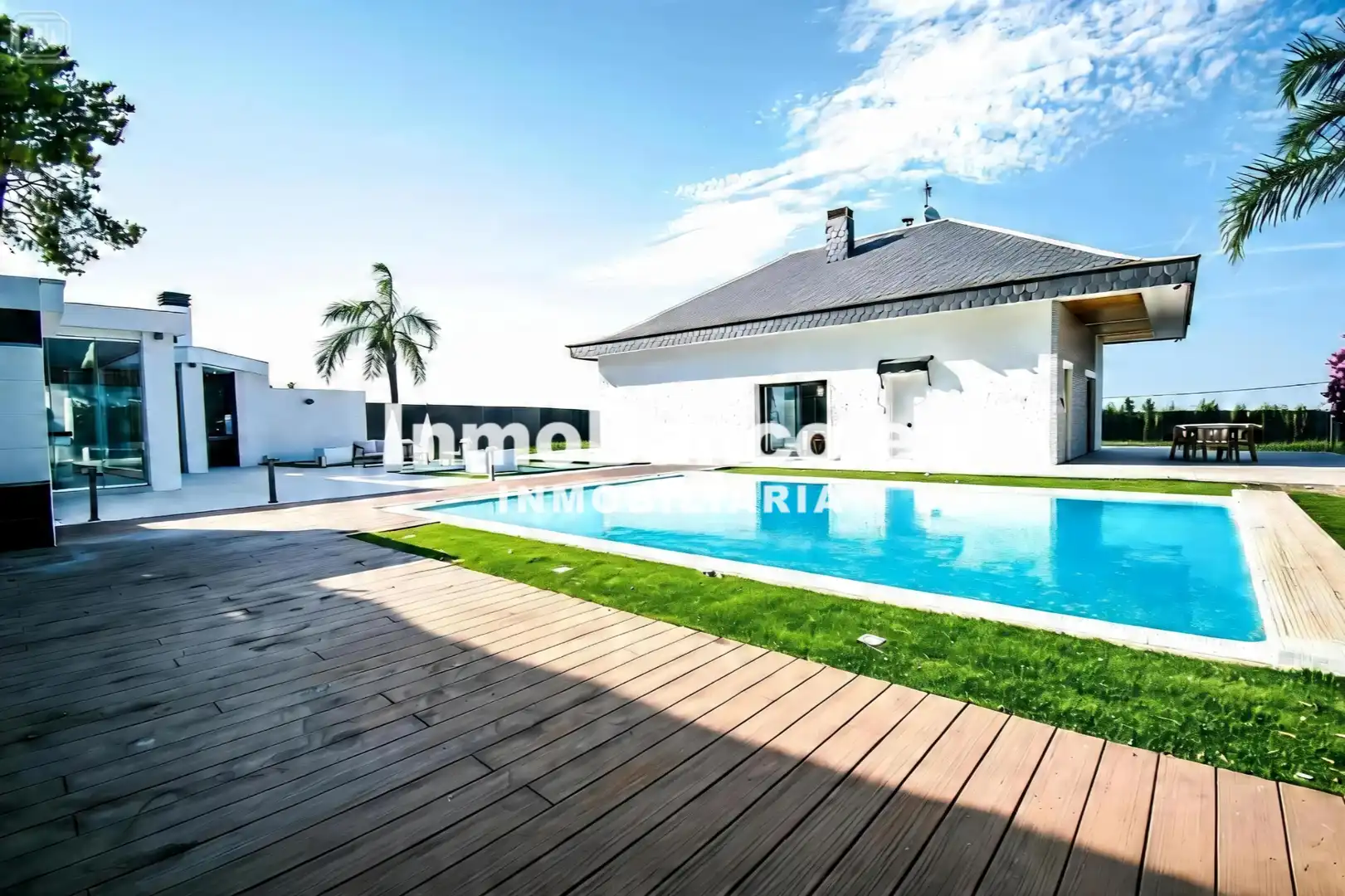 Vista exterior de Casa o chalet en venta en Chiva con Jardín privado, Terraza y Piscina
